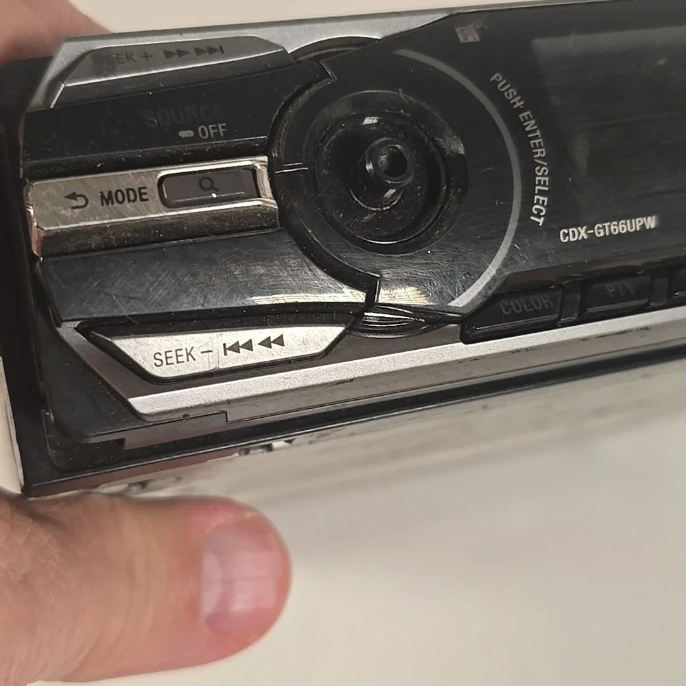 Sony CDX-GT66UPW Car‎ Stereo Removable Faceplate Needs Knob